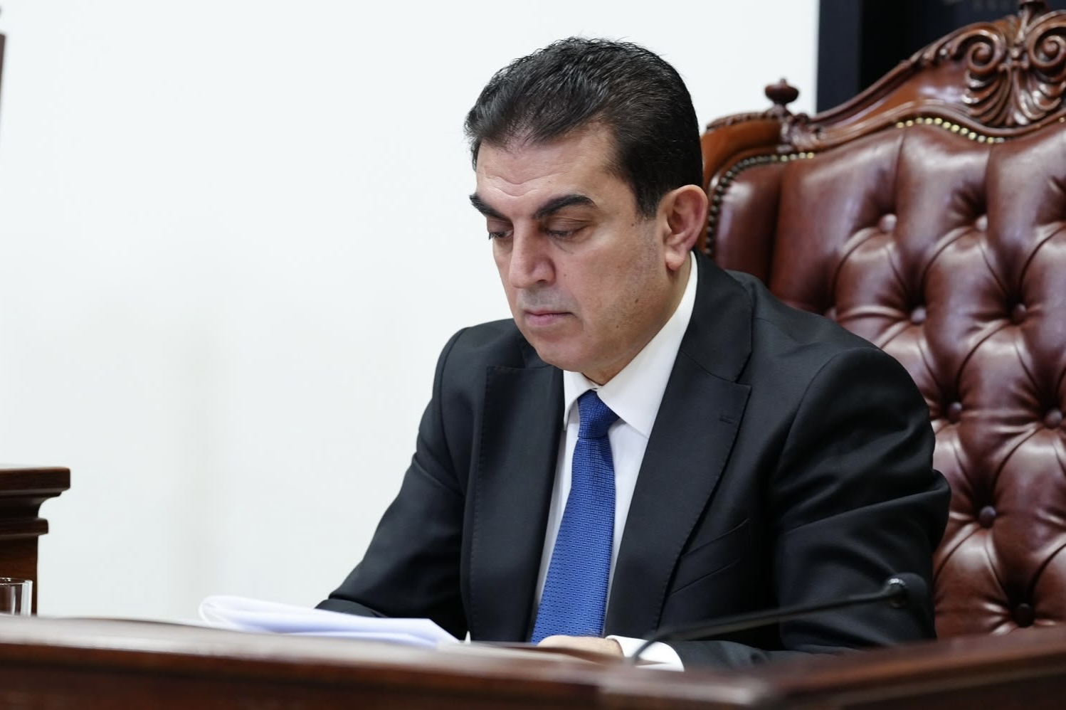 أتروشـي يدعو إلى تجديد الالتزام بالمسار الديمقراطي وحماية حقوق المكونات