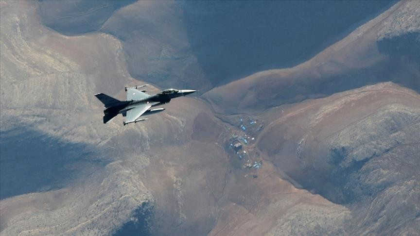 الحوثيون يعلنون إسقاط مقاتلة سعودية من طراز "F15" وتصدي تشكيلين جويين