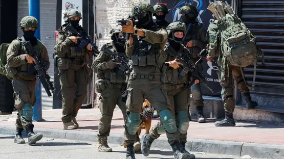 الضفة الغربية.. إصابة فلسطينيين اثنين في اعتداء إسرائيلي واحتجاز آخرين