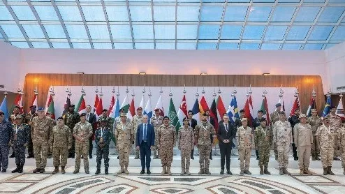 قائد التحالف البحري الدفاعي متعدد الجنسيات: أي تهديد لحرية الملاحة البحرية سيواجه بالردع