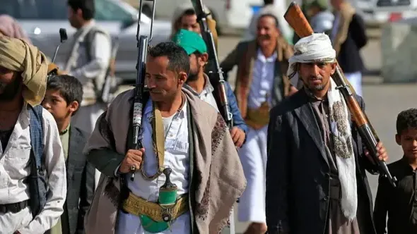 بينها العراق.. مسؤول يمني يكشف عن 4 دول "تدعم وتدرب" الحوثيين