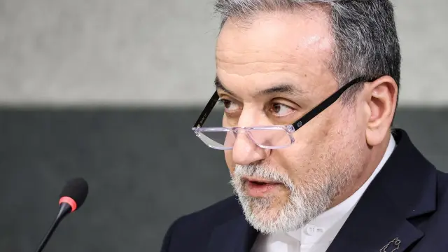 عراقجي لوزير خارجية فرنسا: كفى دموع تماسيح