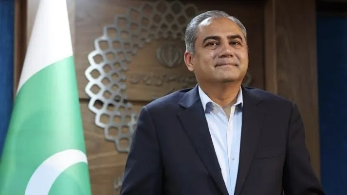 وزير داخلية باكستان يصل إلى طهران ويلتقي نظيره الإيراني