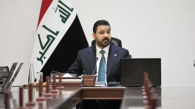 رئيس الوزراء: ‏توحيد القوات الأمنية والعسكرية تحت الأطر الدستورية والقانونية خطوة مهمة في ترسيخ أمننا الوطني