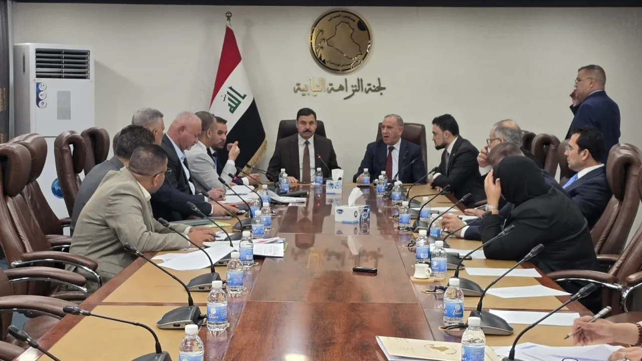 استضافة برلمانية لمسؤولي المجاري في وزارة الإسكان وبلدية الموصل