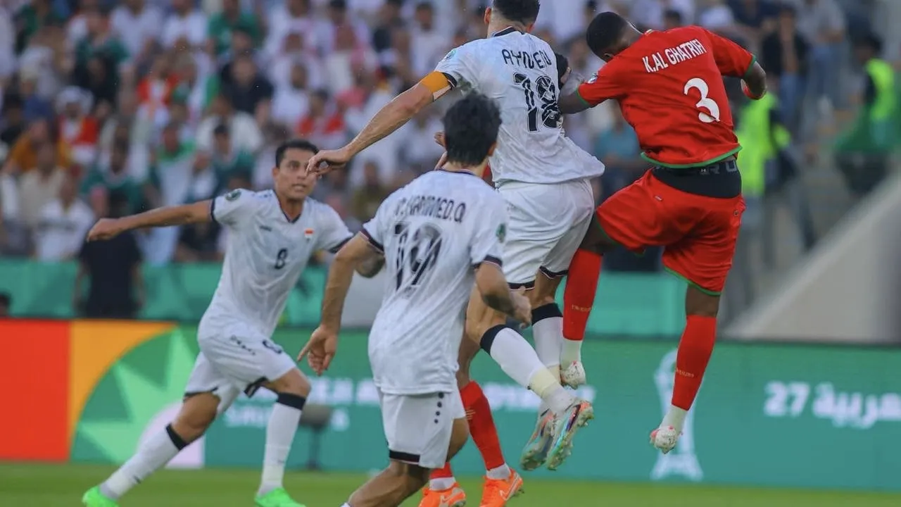 منتخبنا الوطني يتعادل مع نظيره العُماني بهدف لمثله في افتتاح مشواره بخليجي 27