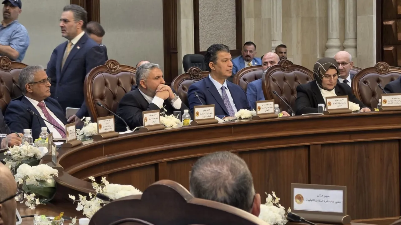 بحضور رئيس شبكة الإعلام البرلمان يعقد اجتماعاً مع رؤساء الهيئات المستقلة
