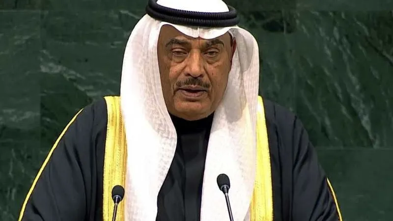 ولي عهد الكويت نشيد بالخطوات التي يتخذها رئيس الوزراء العراقي بحصر السلاح بيد الدولة