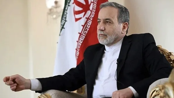 وزير الخارجية الإيراني يعلن تقديم خطة جديدة لواشنطن يمكن من خلالها إعادة فتح مضيق هرمز
