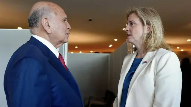 وزير الخارجية يبحث مع نظرائه في أربع دول التعاون في المجالات ذات الاهتمام المتبادل