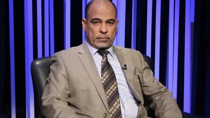 من نيويورك  قراءةٌ عن كثب