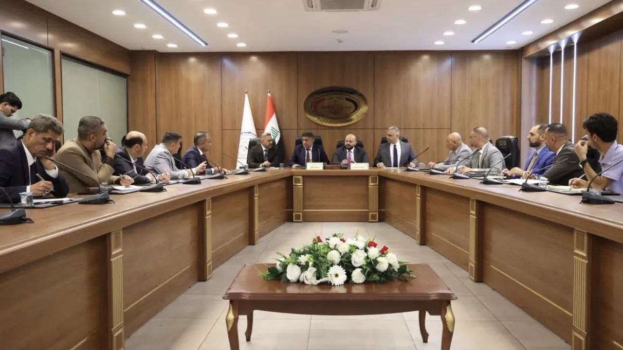 محافظة بغداد تبحث واقع الطاقة الكهربائية وتسعيرة المولدات للشهر المقبل