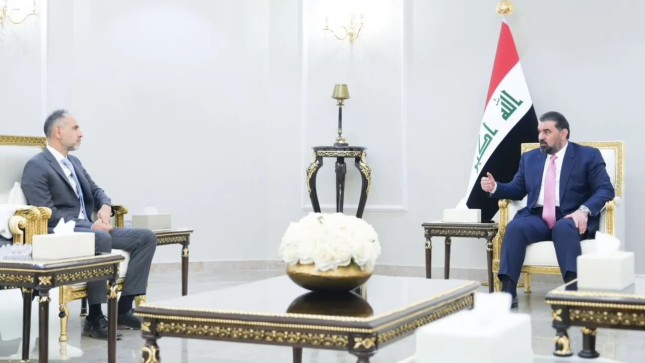 الحلبوسي يؤكد موقفَ العراق الثابت الداعي إلى تغليب لغة الحوار والدبلوماسية بالمنطقة