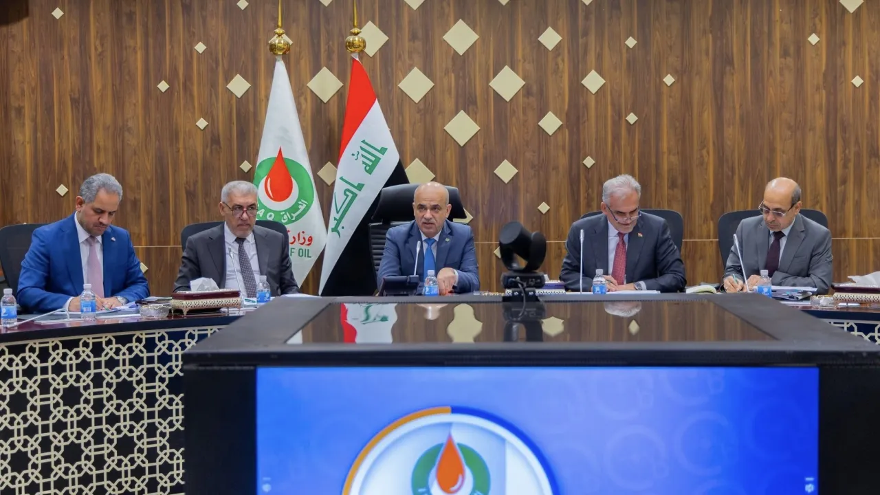 وزارة النفط تكثف جهودها لتطوير الحقول وتسريع عمليات الاستكشاف والإنتاج