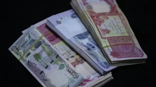 العمل تطلق رواتب متقاعدي العمال المضمونين لشهر تشرين الأول