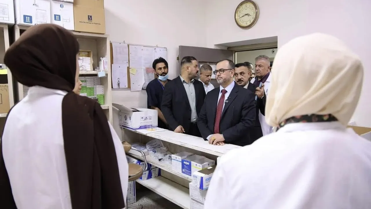 وزير الصحة يوجه اللجان التفتيشية بمتابعة توفر الأدوية في المؤسسات الصحية