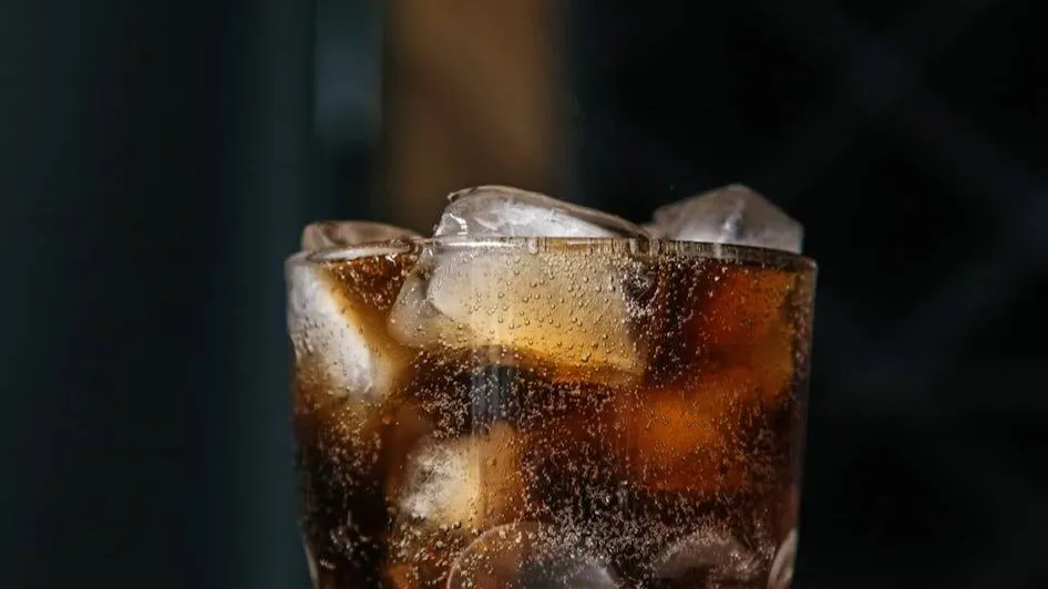 احذر ماذا يحدث لكليتيك عند تناول الكولا يومياً؟