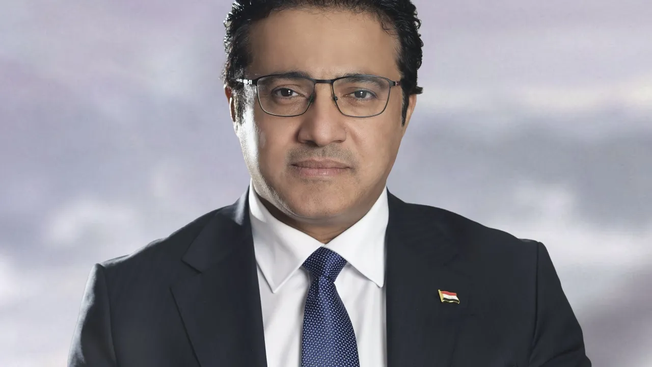 المتحدث باسم الحكومة  وصول شحنة جديدة من الدولار النقدي إلى العراق