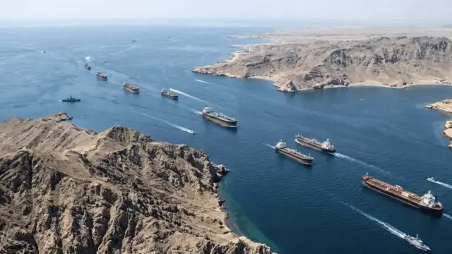 الحرس الثوري قواتنا تسيطر بالكامل على مضيق هرمز