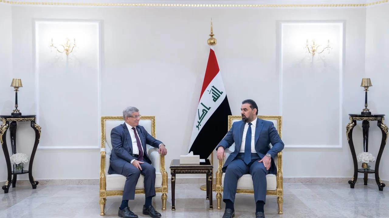 الحلبوسي وأوغلو يبحثان مسار العلاقات العراقية – التركية وسبل تعزيزها