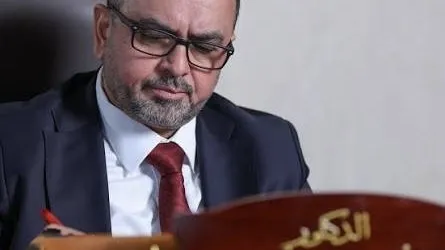 وزير الصحة يوجه بإنهاء عقد إدارة وتشغيل مستشفى النجف الأشرف التعليمي