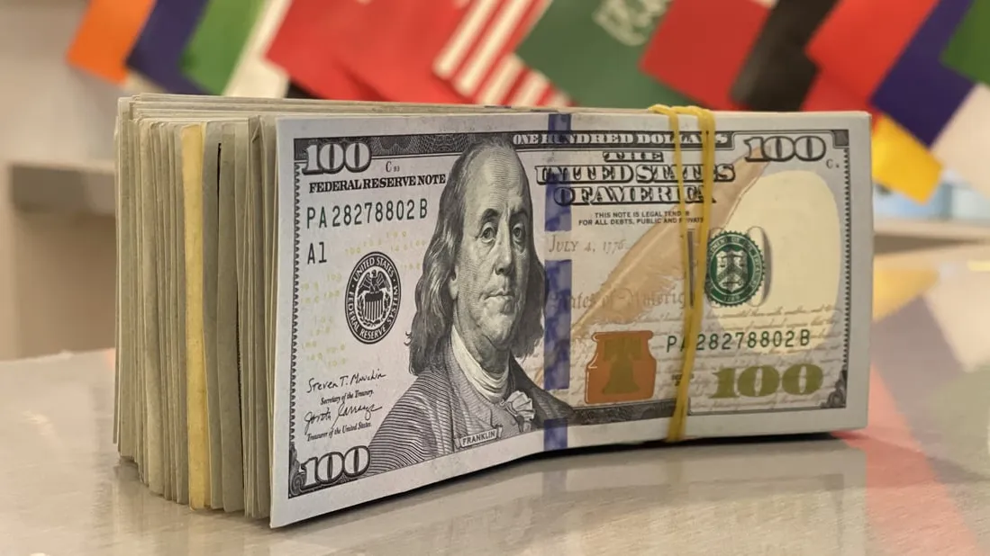 ارتفاع سعر الدولار مقابل الدينار العراقي في بغداد وأربيل