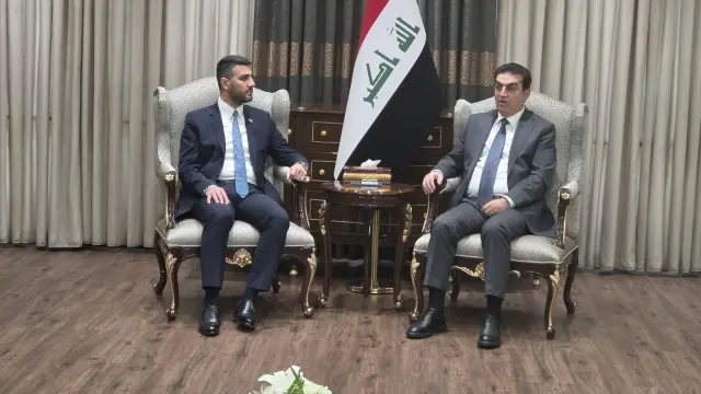 الأتروشي ووزير الكهرباء يبحثان أزمة الكهرباء واستثمارات الغاز والطاقة النظيفة
