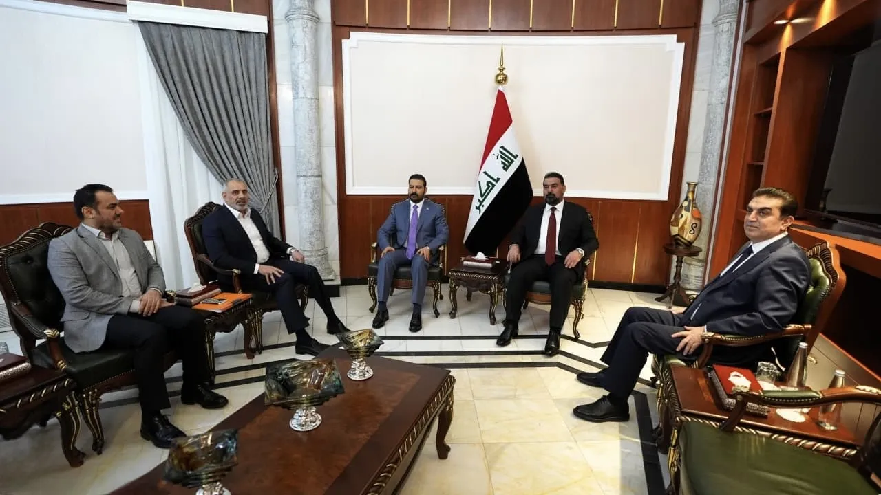 رئيس الوزراء يصل إلى مجلس النواب ويجتمع مع الحلبوسي