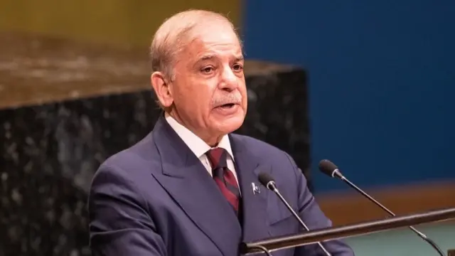 باكستان تؤكد وقوفها إلى جانب السعودية وتدين هجمات الحوثيين