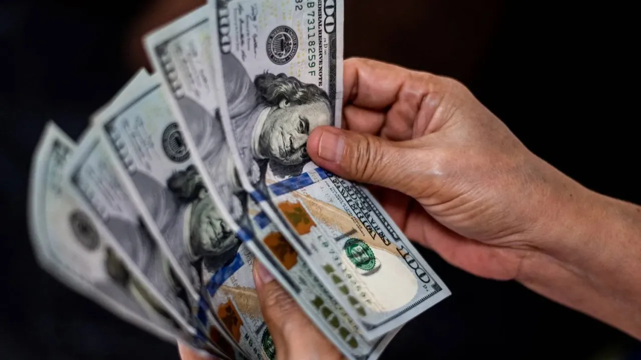 تراجع الدولار في بغداد وأربيل بعد تطبيق تسعيرة البنك المركزي