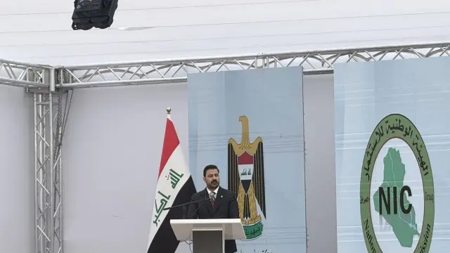 رئيس مجلس الوزراء يصل النجف الأشرف ويضع حجر الأساس لإطلاق مشروع مليون قطعة أرض سكنية