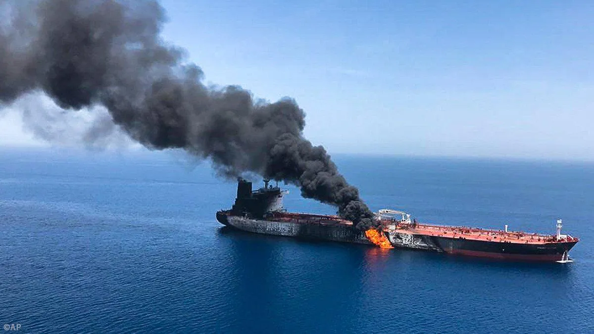 Badan Operasi Maritim Inggris: Drone Sebabkan Insiden pada Kapal Tanker Dekat Sohar, Garda Revolusi Iran Laporkan Kebakaran Setelah Tabrakan dengan Ranjau di Hormuz