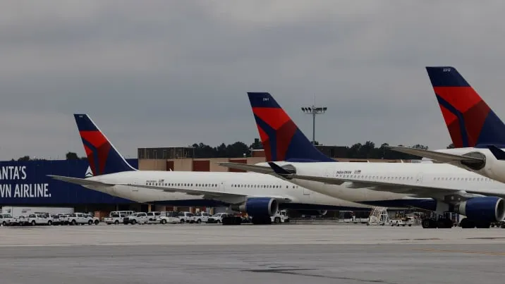 Evakuering av Delta-plan i Ben Gurion efter rapport om sprängladdning från New York