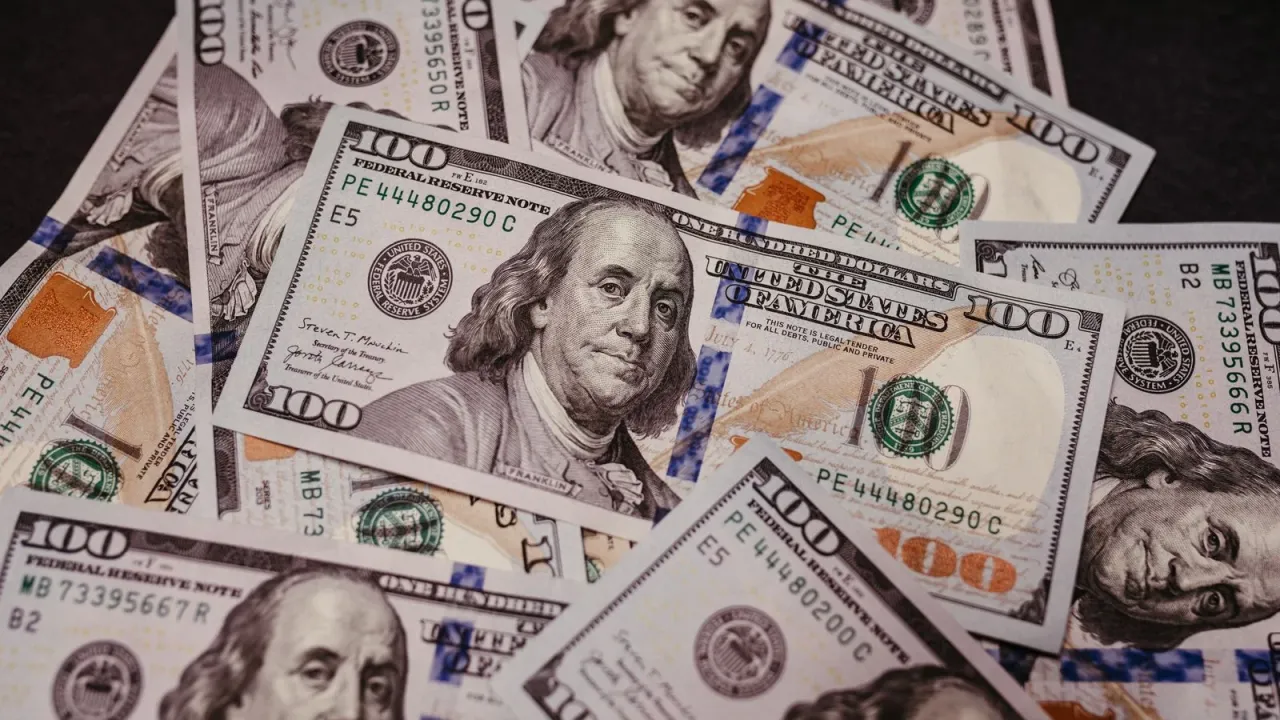 سعر الدولار اليوم ببغداد وأربيل الأربعاء يرتفع إلى 167 ألف دينار