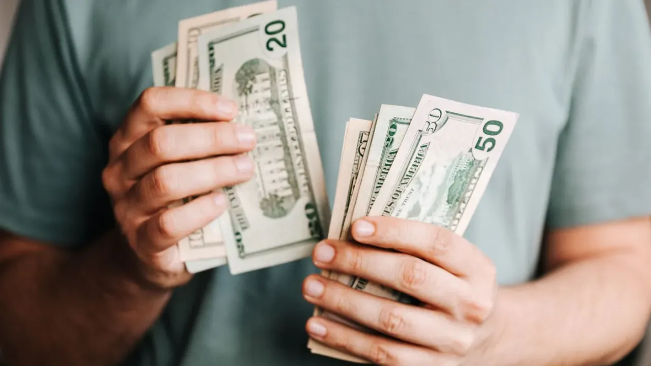 سعر الدولار في مصر اليوم يقترب من 53 جنيهاً دون تجاوز مؤكد