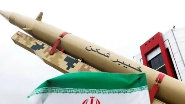 الحوثيون يطورون صاروخاً بالستياً يصل مداه لنحو 2000كم