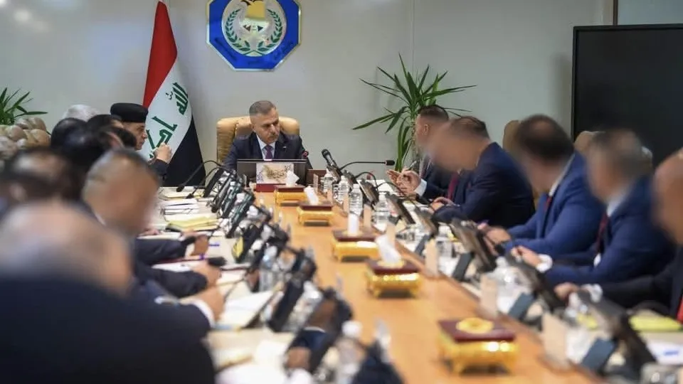 العوادي يوجّه بتكثيف الجهود لملاحقة تجار المخدرات ومتابعة المطلوبين والهاربين دولياً