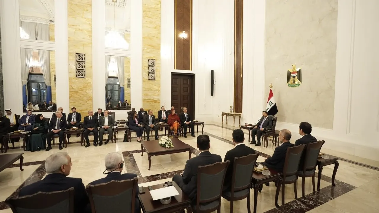 الزيدي يستقبل رؤساء وفود منظمة التعاون الإسلامي في بغداد ويعلن مبادرات للتكامل الاقتصادي والأمني