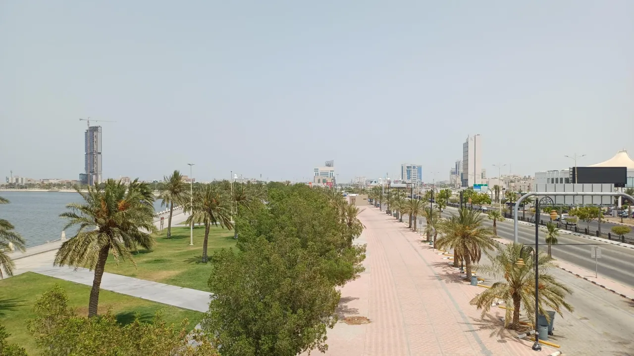 تضامن عربي وإسلامي واسع مع السعودية بعد استهداف مطار الدمام وحقل شيبة
