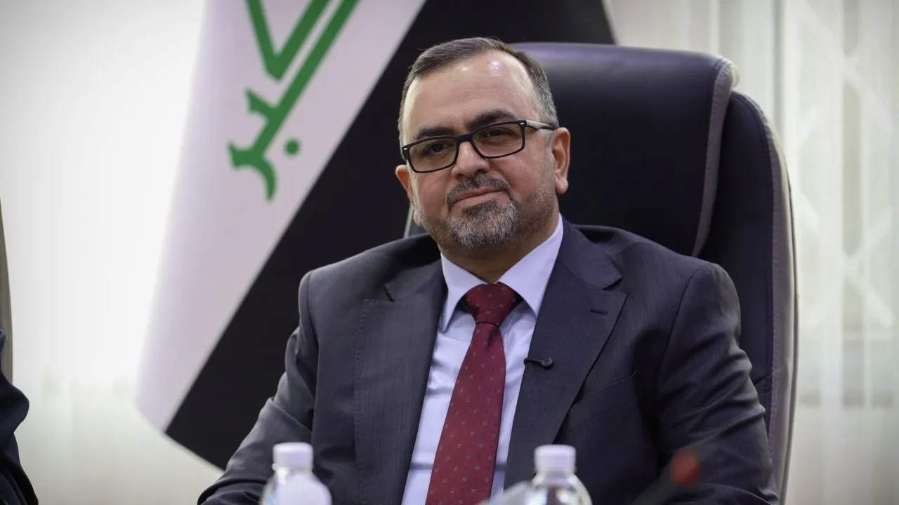 الموسوي يوجّه بتسهيل علاج مرضى الأورام وصرف أدويتهم بشكل عاجل