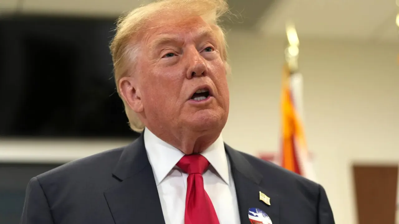 Trump confirmă că nu va reface piscina istorică de la Casa Albă și sugerează posibilitatea mutării jurnaliștilor