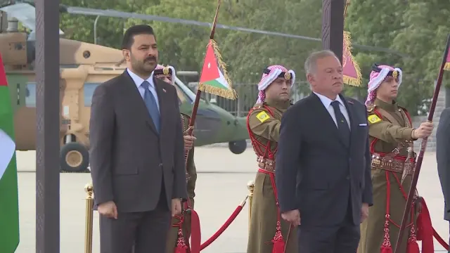 رئيس الوزراء علي الزيدي يصل إلى العاصمة الأردنية عمان في زيارة رسمية على رأس وفد رفيع