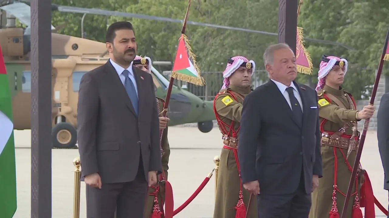 رئيس الوزراء علي الزيدي يصل إلى العاصمة الأردنية عمان في زيارة رسمية على رأس وفد رفيع