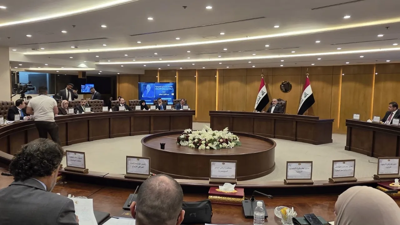 عدنان فيحان يترأس جلسة استماع تشريعية في بغداد لمناقشة قانون رعاية الأحداث