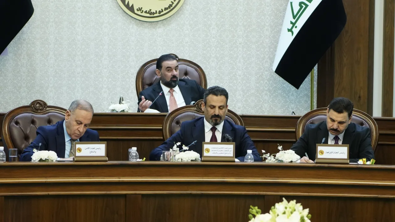الحلبوسي يترأس اجتماعًا لقيادات الشرطة بمشاركة ثلاث لجان نيابية لمناقشة مكافحة المخدرات