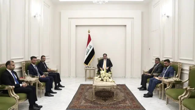 المندلاوي يستقبل رئيس شركة شل في العراق لبحث استثمار الغاز وزيادة قيمة النفط