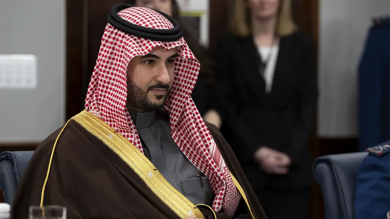Saudi Defense Minister Discusses Regional Developments with NATO, Germany, Canada and Spain amid Houthi Attacks
